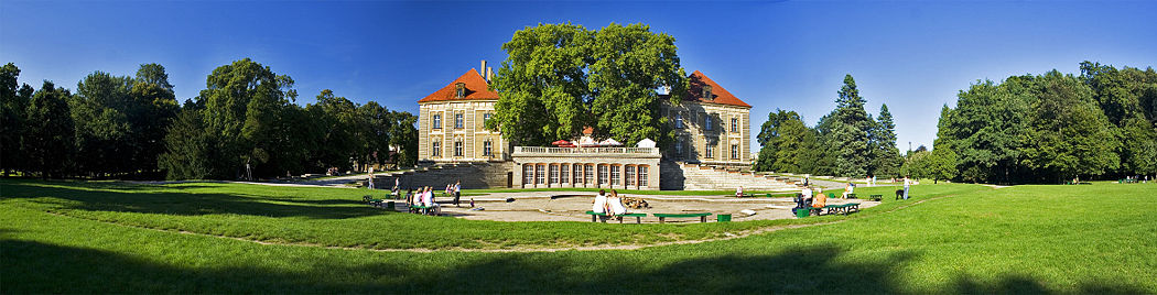 Резиденция герцогов Саганских (1670-84).