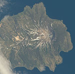 Ekarma (vulkan) ISS cut.jpg