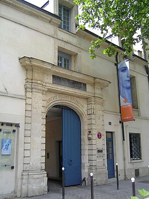 Музей располагается в особняке Мирамьон (Hôtel de Miramion)