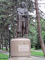 Памятник Бауыржану Момыш-улы.